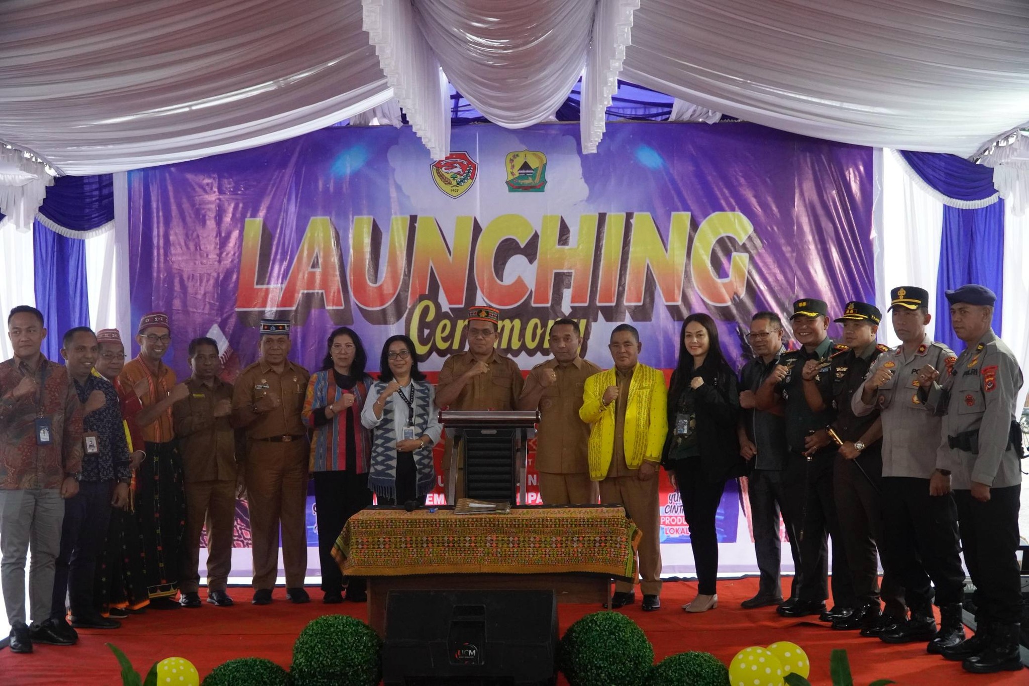 NTT Mart Hadir di SMAN 2 Langke Rembong, Dorong Pemberdayaan Ekonomi Daerah