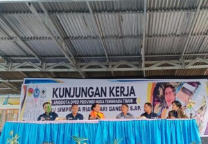 Anggota DPRD NTT Sosialisasikan Pergub Nomor 24 Tahun 2026 di SMAN 2 Langke Rembong