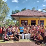 Semarak HUT Pramuka ke-65, Pramuka SMAN 2 Langke Rembong Gelar Bakti Sosial di Panti Asuhan Karya Cinta Sesamamu
